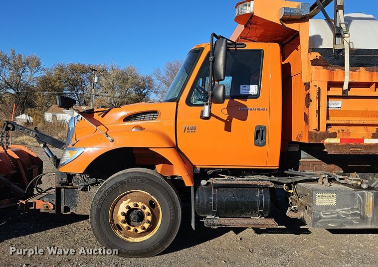 image for item DS5716 2007 International 7400  dump truck