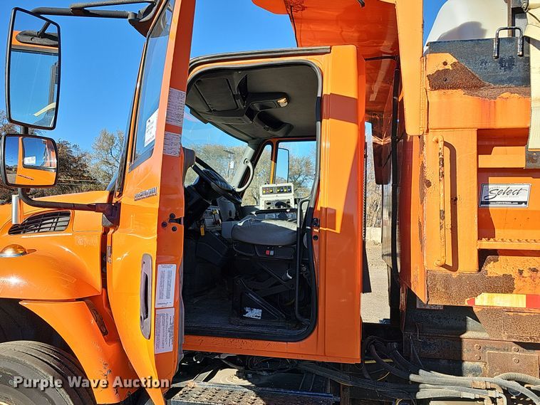 image for item DS5716 2007 International 7400  dump truck