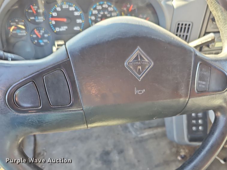 image for item DS5716 2007 International 7400  dump truck