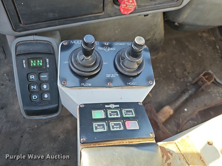 image for item DS5716 2007 International 7400  dump truck