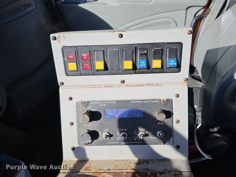 image for item DS5716 2007 International 7400  dump truck