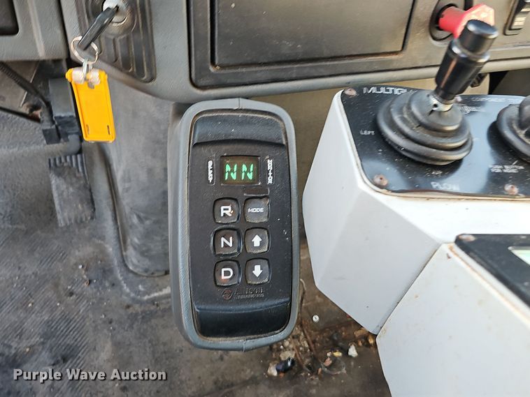 image for item DS5716 2007 International 7400  dump truck