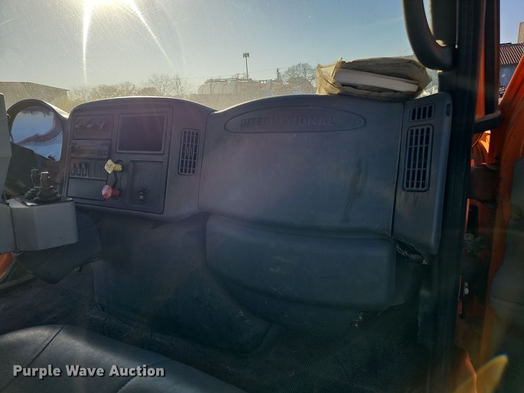 image for item DS5716 2007 International 7400  dump truck