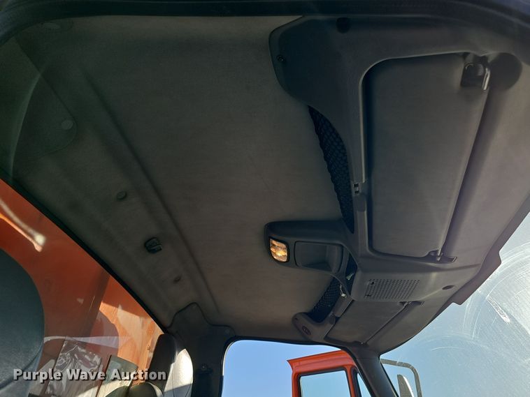 image for item DS5716 2007 International 7400  dump truck