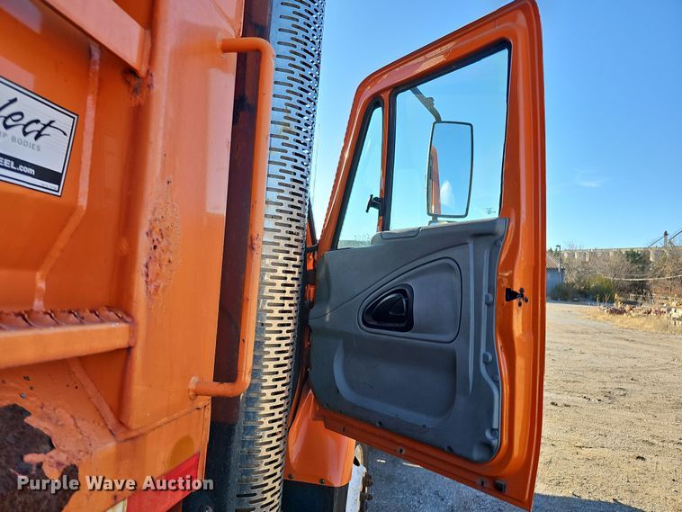 image for item DS5716 2007 International 7400  dump truck