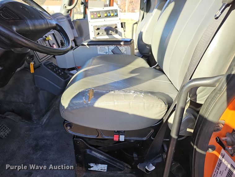 image for item DS5716 2007 International 7400  dump truck