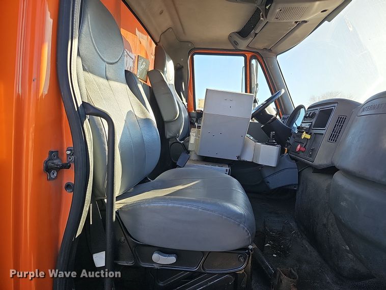 image for item DS5716 2007 International 7400  dump truck