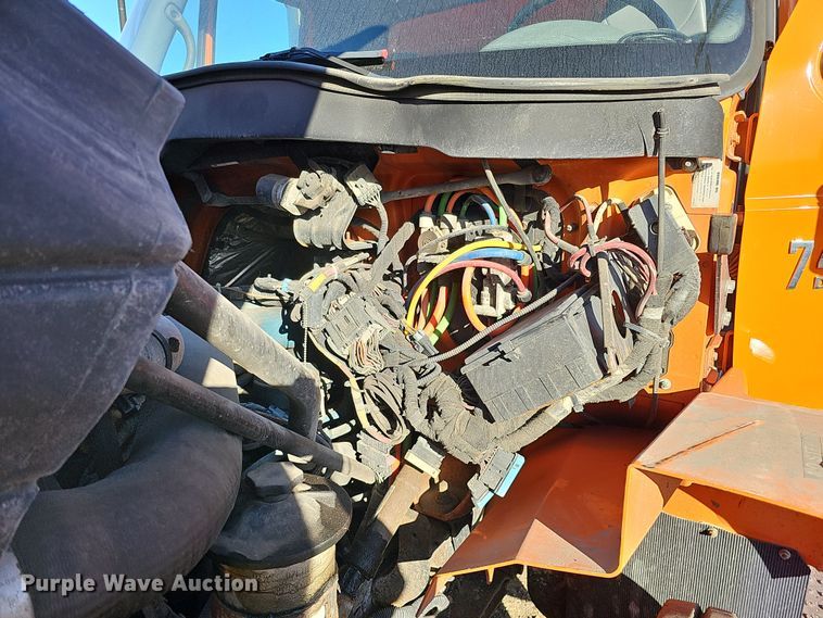 image for item DS5716 2007 International 7400  dump truck