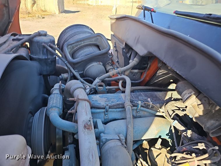 image for item DS5716 2007 International 7400  dump truck