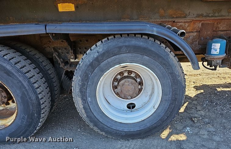 image for item DS5716 2007 International 7400  dump truck