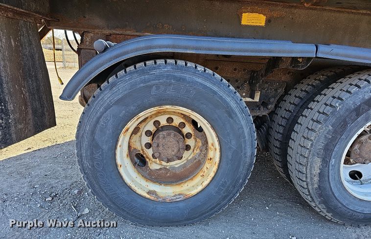 image for item DS5716 2007 International 7400  dump truck