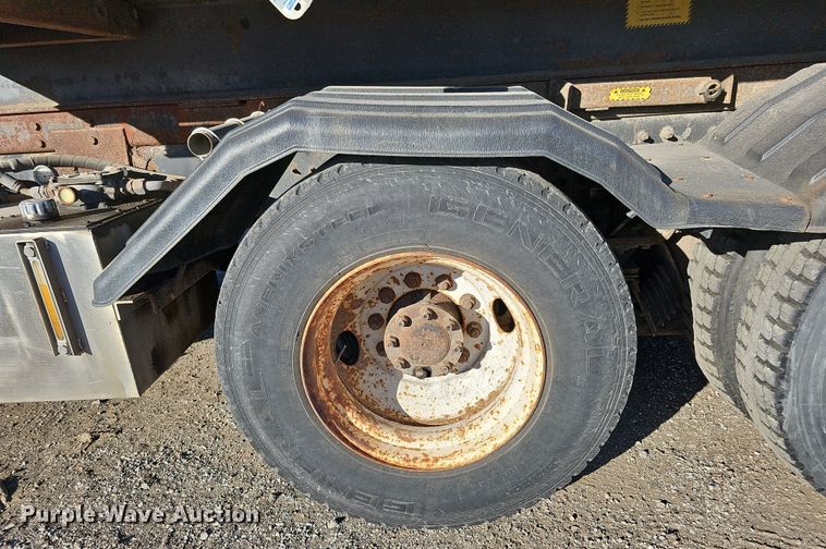 image for item DS5716 2007 International 7400  dump truck