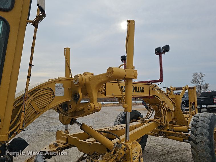 image for item DS5725 1994 Caterpillar VHP 140G  motor grader