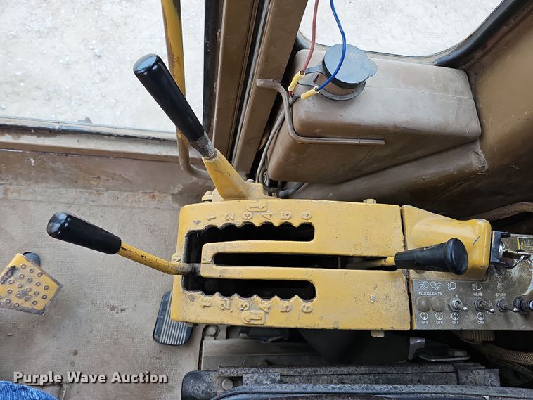 image for item DS5725 1994 Caterpillar VHP 140G  motor grader