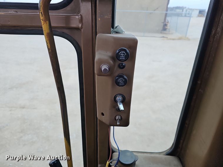 image for item DS5725 1994 Caterpillar VHP 140G  motor grader