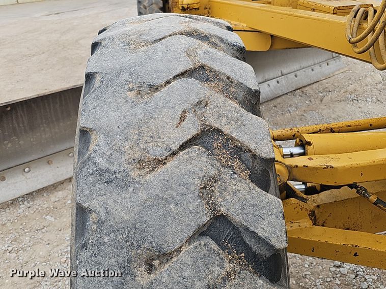 image for item DS5725 1994 Caterpillar VHP 140G  motor grader