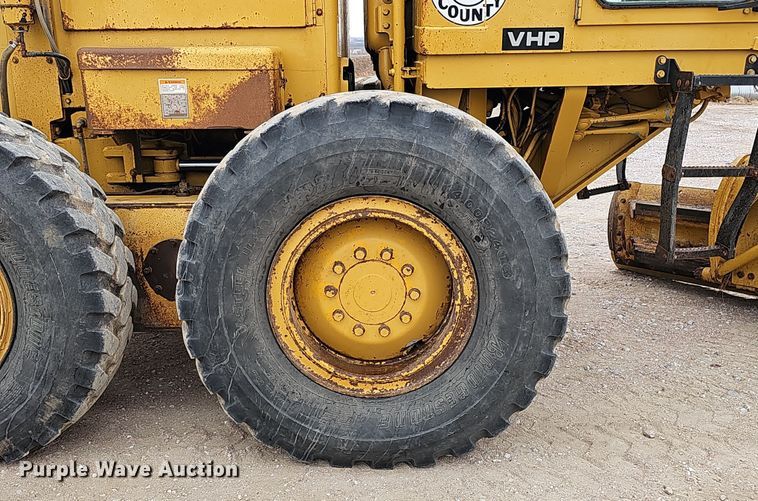 image for item DS5725 1994 Caterpillar VHP 140G  motor grader