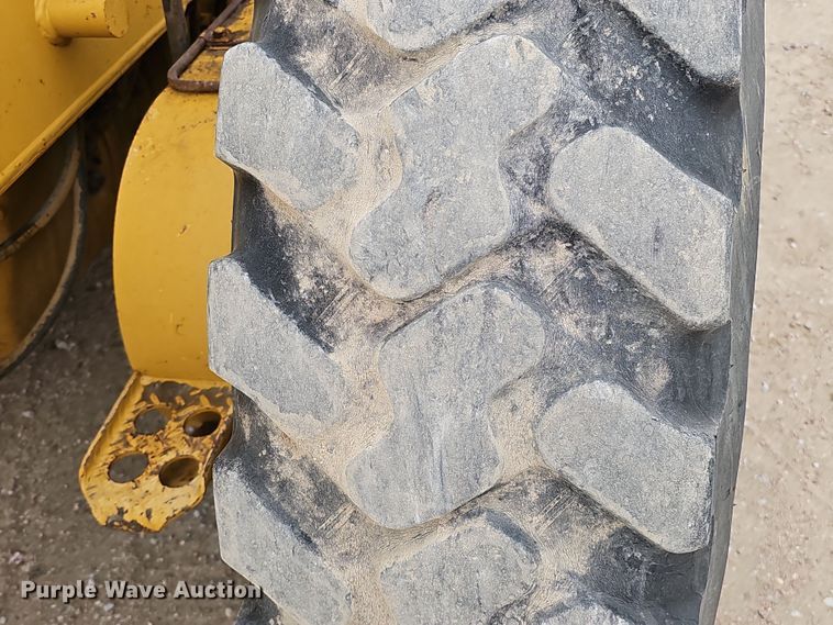 image for item DS5725 1994 Caterpillar VHP 140G  motor grader