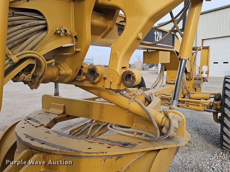 image for item DS5726 2004 Caterpillar 12H VHP Plus  motor grader