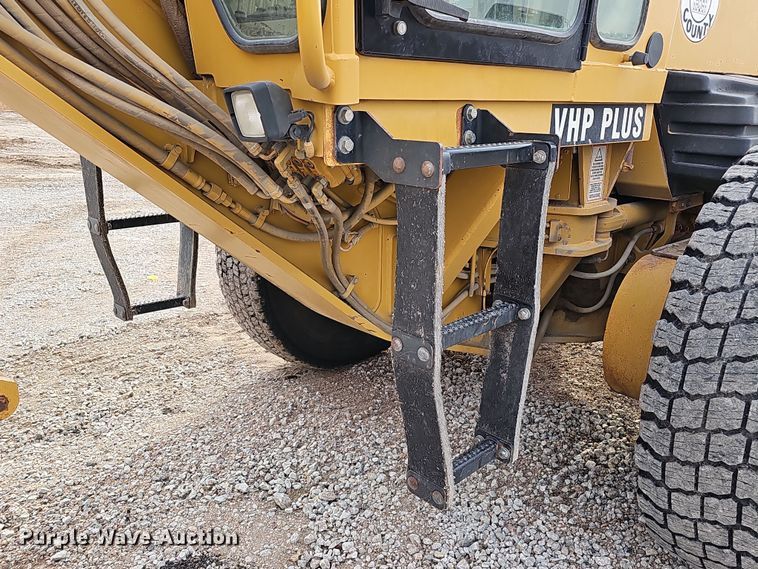 image for item DS5726 2004 Caterpillar 12H VHP Plus  motor grader