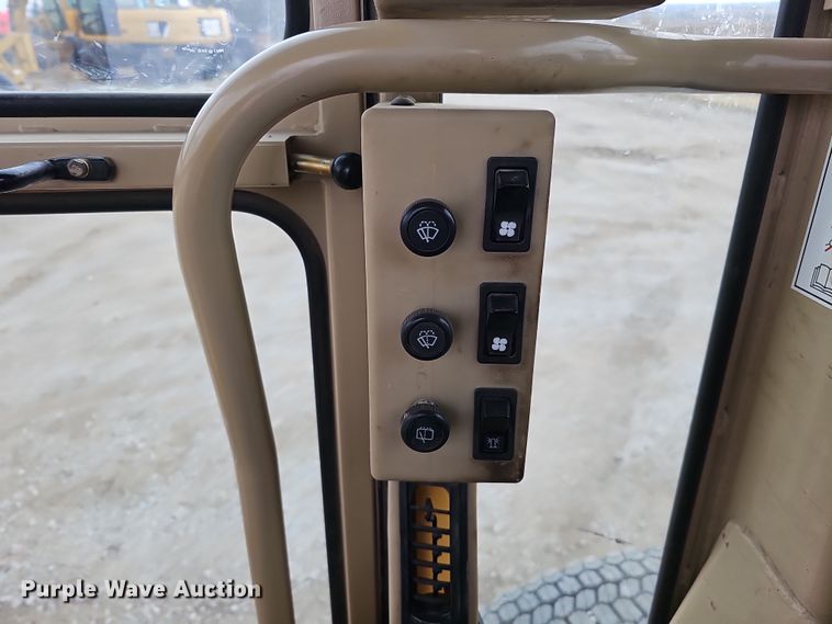 image for item DS5726 2004 Caterpillar 12H VHP Plus  motor grader