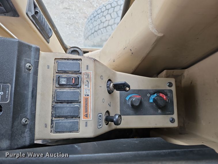 image for item DS5726 2004 Caterpillar 12H VHP Plus  motor grader