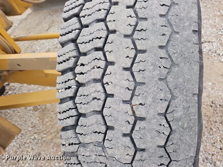 image for item DS5726 2004 Caterpillar 12H VHP Plus  motor grader