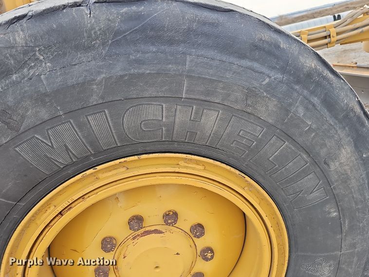 image for item DS5726 2004 Caterpillar 12H VHP Plus  motor grader