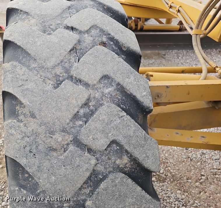 image for item DS5726 2004 Caterpillar 12H VHP Plus  motor grader