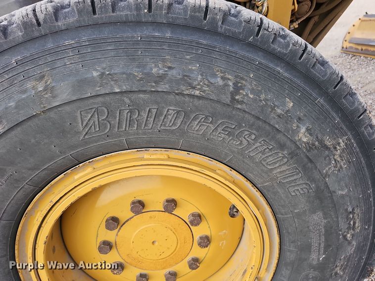 image for item DS5726 2004 Caterpillar 12H VHP Plus  motor grader