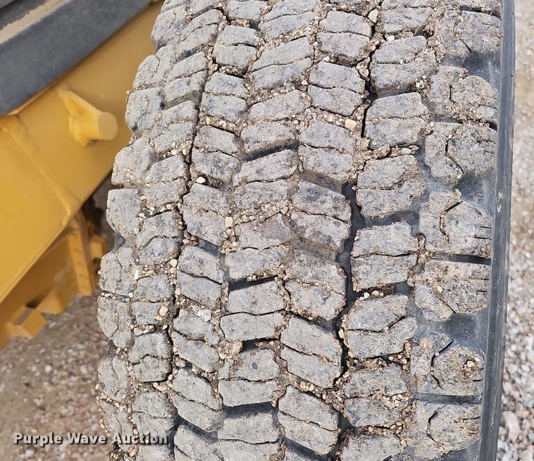 image for item DS5726 2004 Caterpillar 12H VHP Plus  motor grader