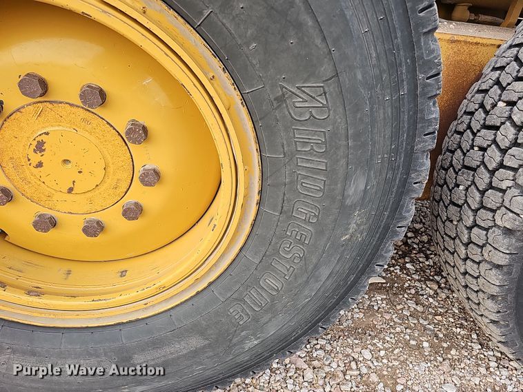 image for item DS5726 2004 Caterpillar 12H VHP Plus  motor grader