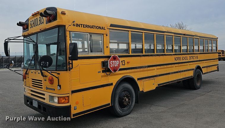 image for item DS5727 2001 International 3000  bus