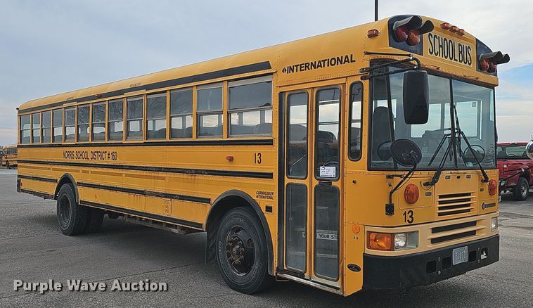 image for item DS5727 2001 International 3000  bus