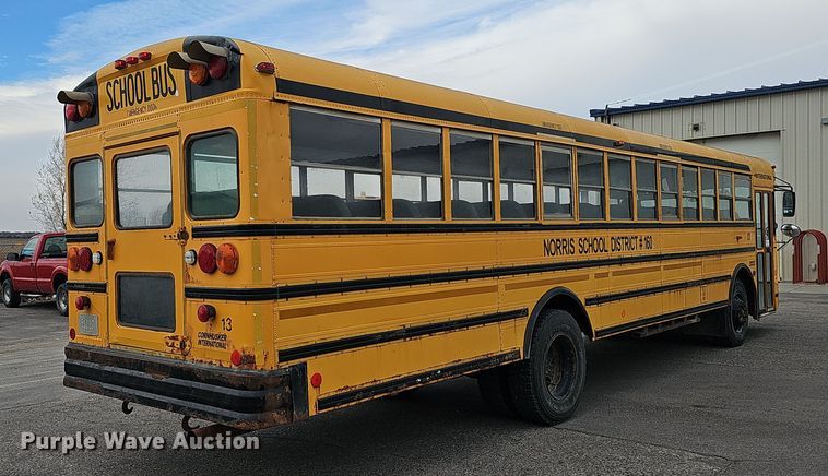 image for item DS5727 2001 International 3000  bus