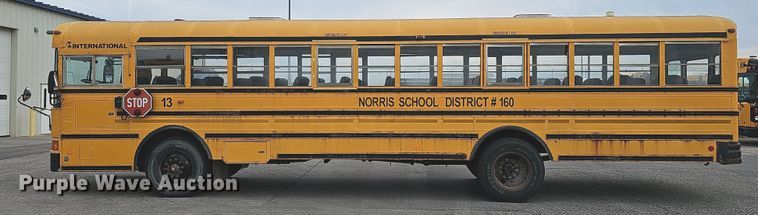 image for item DS5727 2001 International 3000  bus