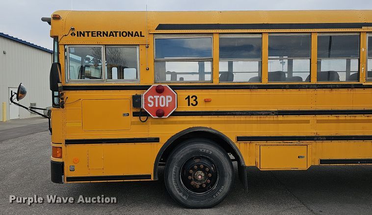 image for item DS5727 2001 International 3000  bus