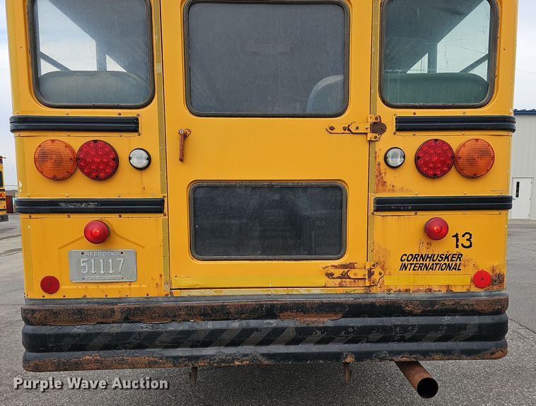 image for item DS5727 2001 International 3000  bus