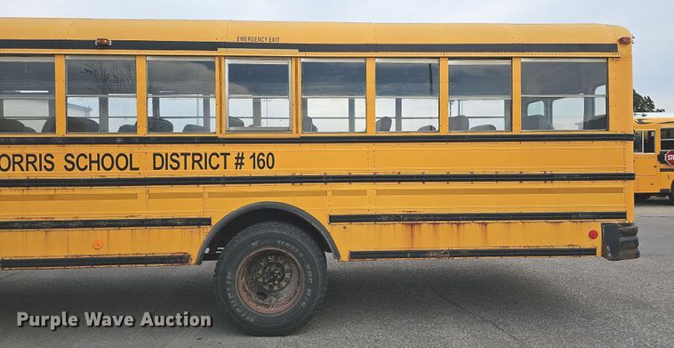 image for item DS5727 2001 International 3000  bus