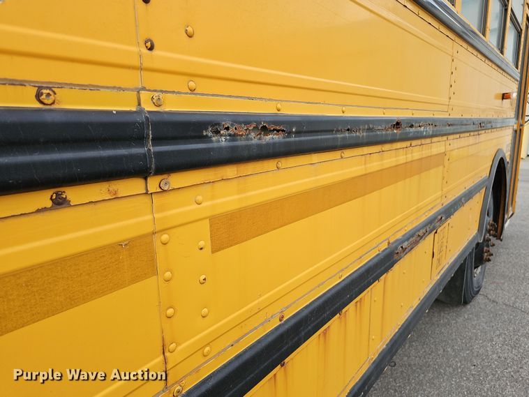 image for item DS5727 2001 International 3000  bus