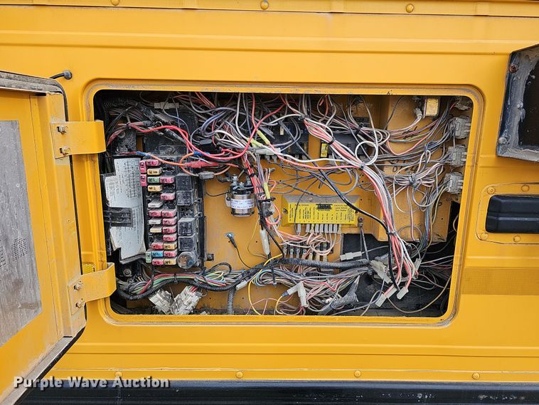 image for item DS5727 2001 International 3000  bus