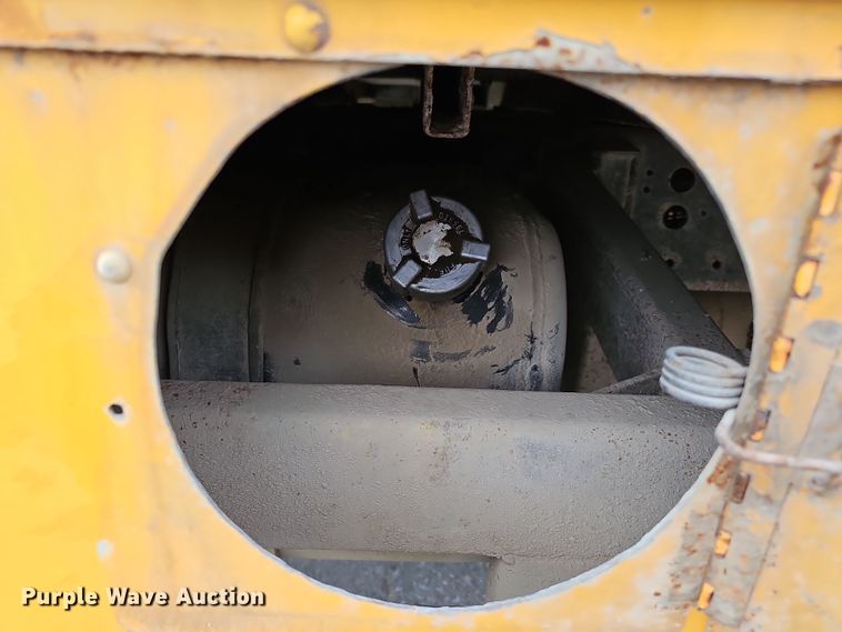 image for item DS5727 2001 International 3000  bus