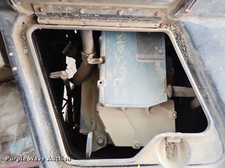 image for item DS5727 2001 International 3000  bus