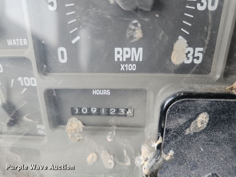 image for item DS5727 2001 International 3000  bus