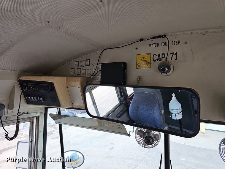 image for item DS5727 2001 International 3000  bus