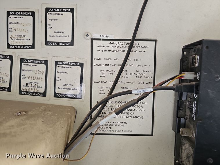 image for item DS5727 2001 International 3000  bus