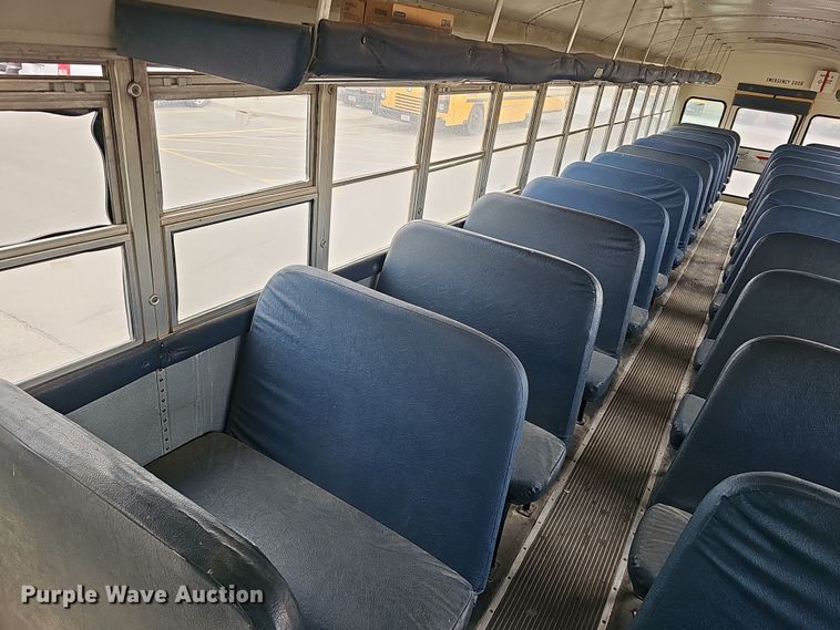 image for item DS5727 2001 International 3000  bus