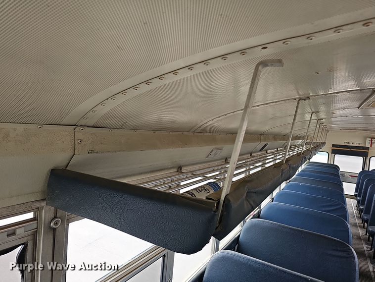 image for item DS5727 2001 International 3000  bus