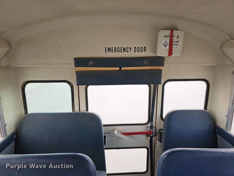 image for item DS5727 2001 International 3000  bus