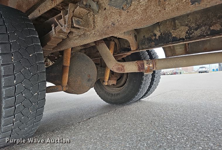 image for item DS5727 2001 International 3000  bus